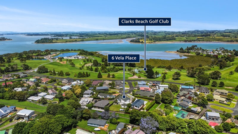 Modern living with golf views!64614922299139111