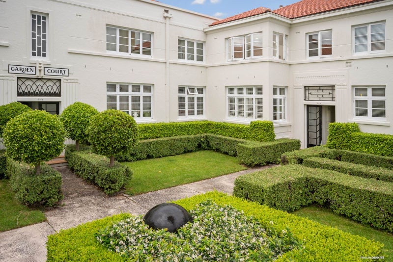 Summertime, and the livin’ is easy!64614922418690114