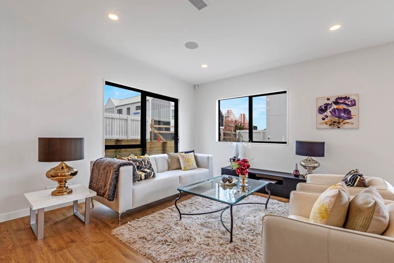 URGENT SALE! DOUBLE GARAGE! ACT FAST!64615008554754114