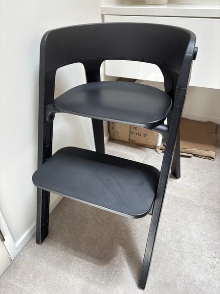 Stokke steps high chair Carousel 1