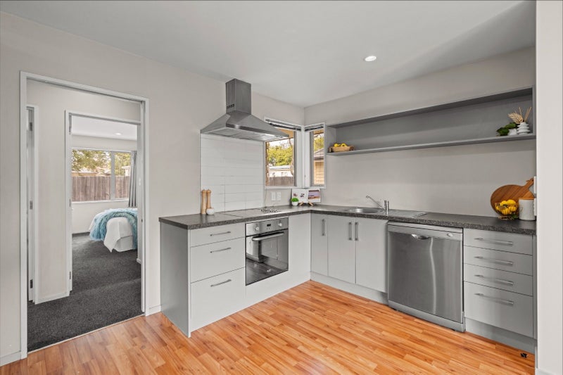 Waltham, 2 bedrooms64615008643074111