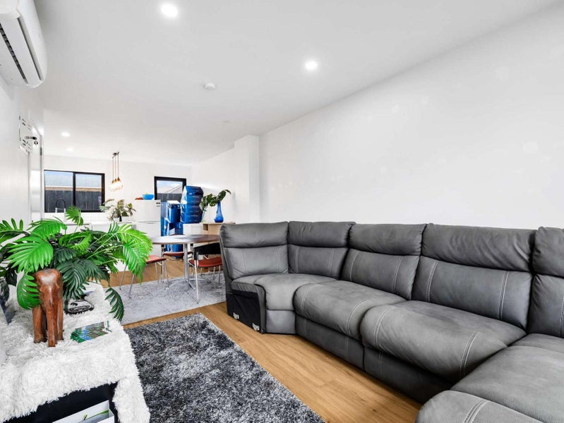 Manurewa, 2 bedrooms64615514386178113