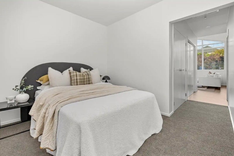 Huntington, 1 bedroom64615514393859114