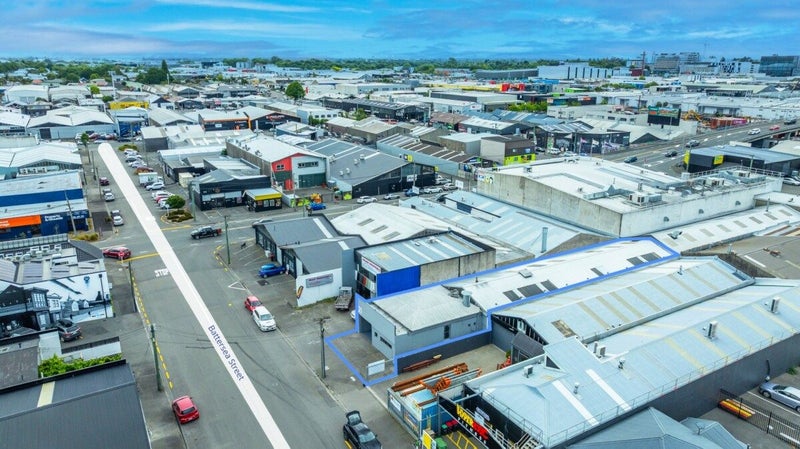 Refurbished, Vacant Sydenham Industrial64615613030145114