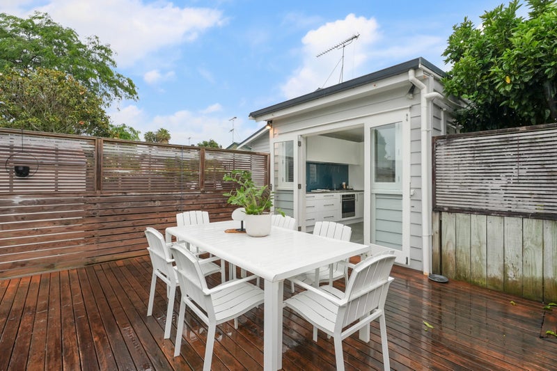 Three Bedrooms, Two Decks, One Perfect Bungalow64615699666689114