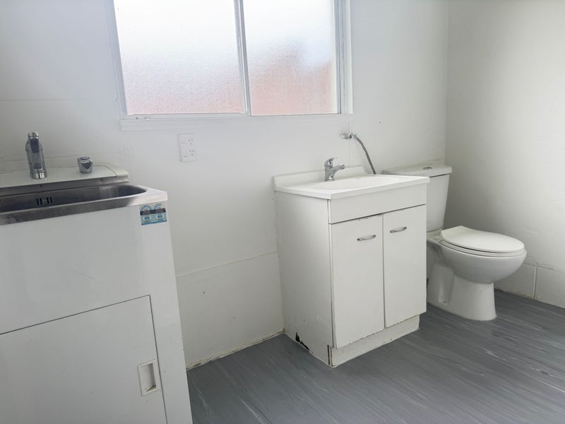 Naenae, 2 bedrooms64615699684738112