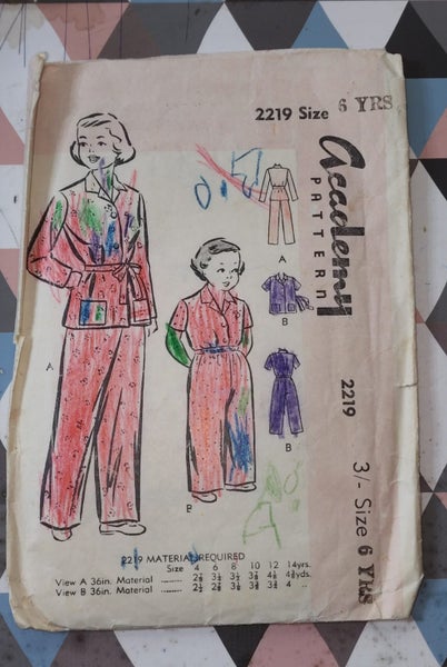 ACADEMY PATTERN 2219 - SELVEDGES - SIZE - 6 YRS (4-14) Carousel 1