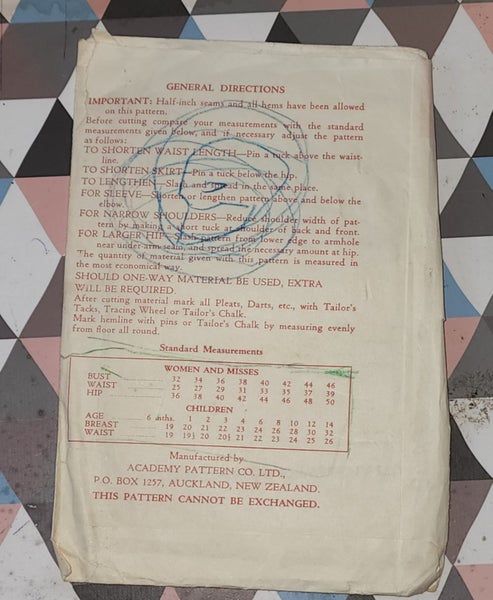 ACADEMY PATTERN 2219 - SELVEDGES - SIZE - 6 YRS (4-14) Carousel 2