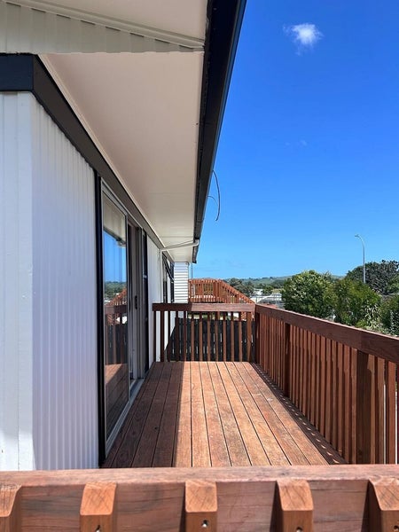 Waiuku, 3 bedrooms64615811116673113