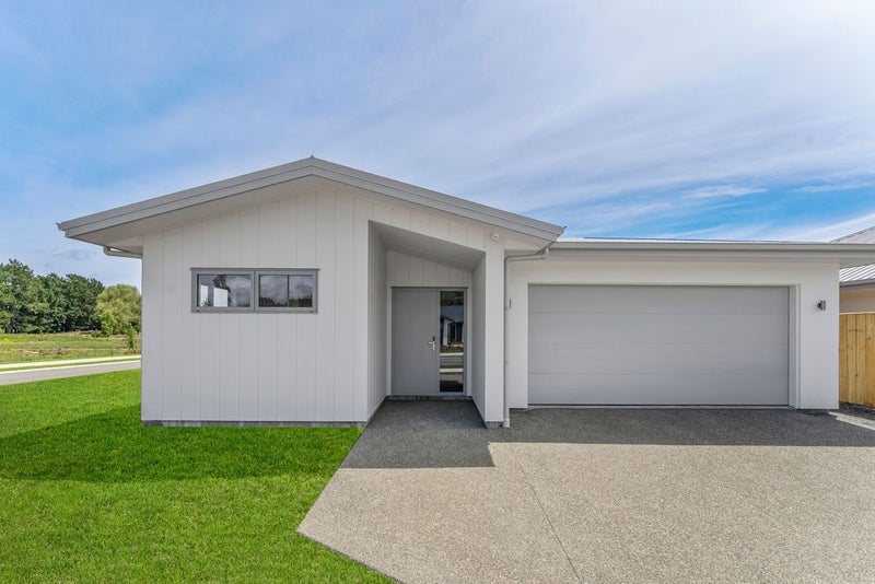 Move In. Relax. Enjoy.64615910465281112