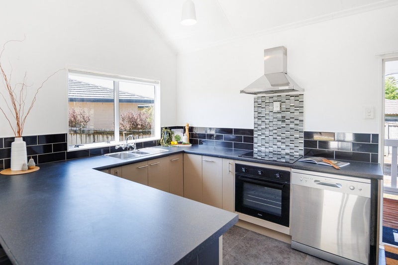 Standout Starter Or Investment!64615910432129112