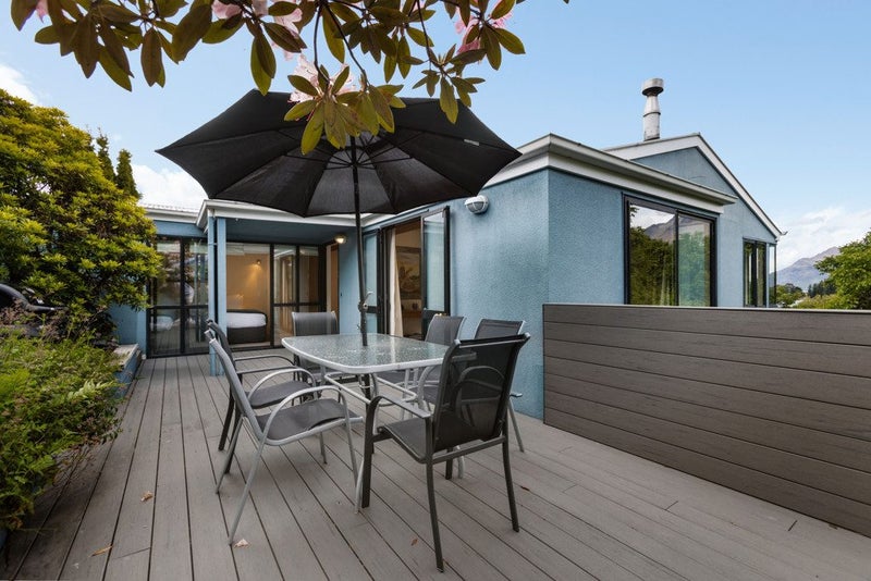 Lake Front Gold64624798250881114