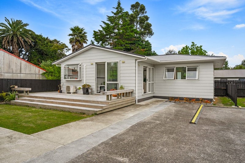 Convenient, Easy-Care Living64616309446145110