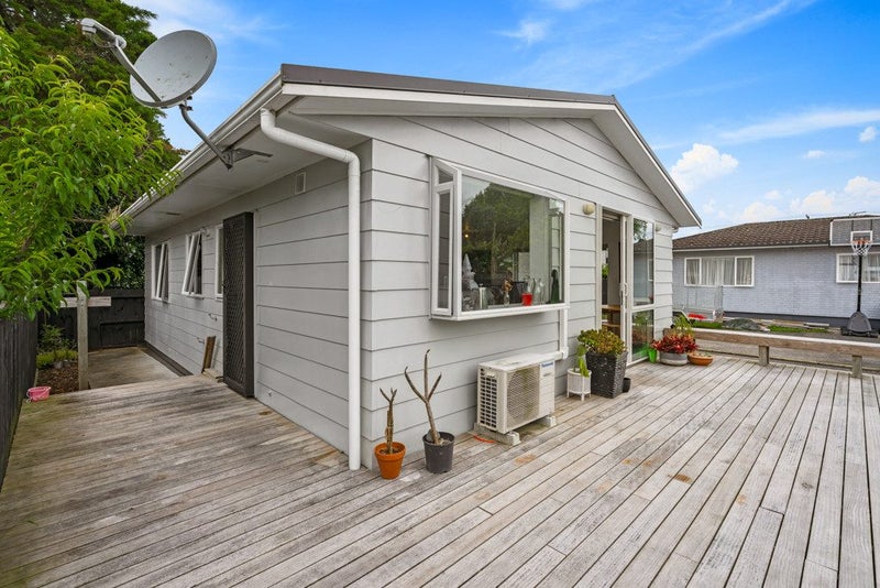 Convenient, Easy-Care Living64616309446145112