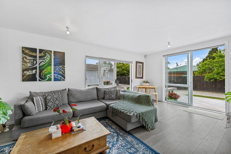 Convenient, Easy-Care Living64616309446145114