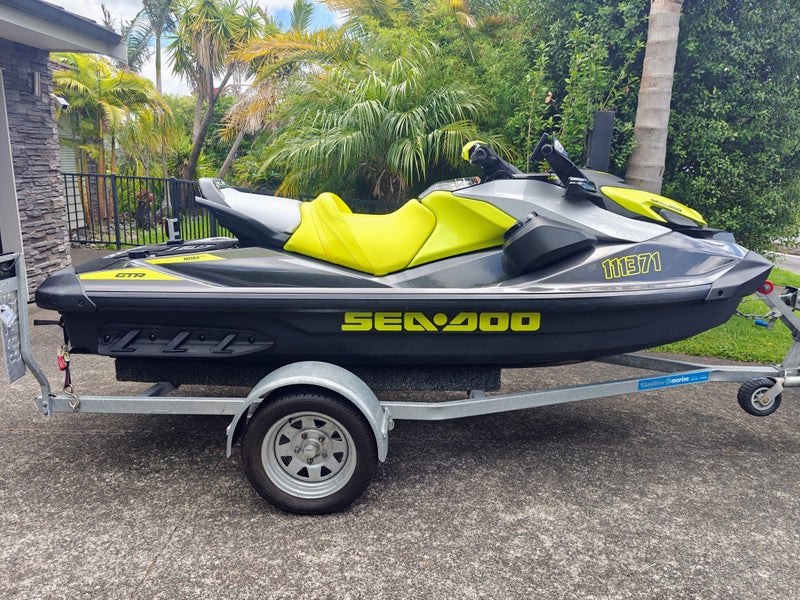 Sea-Doo GTR 230 Fully Loaded + Garmin Fish Finde64616411022721111