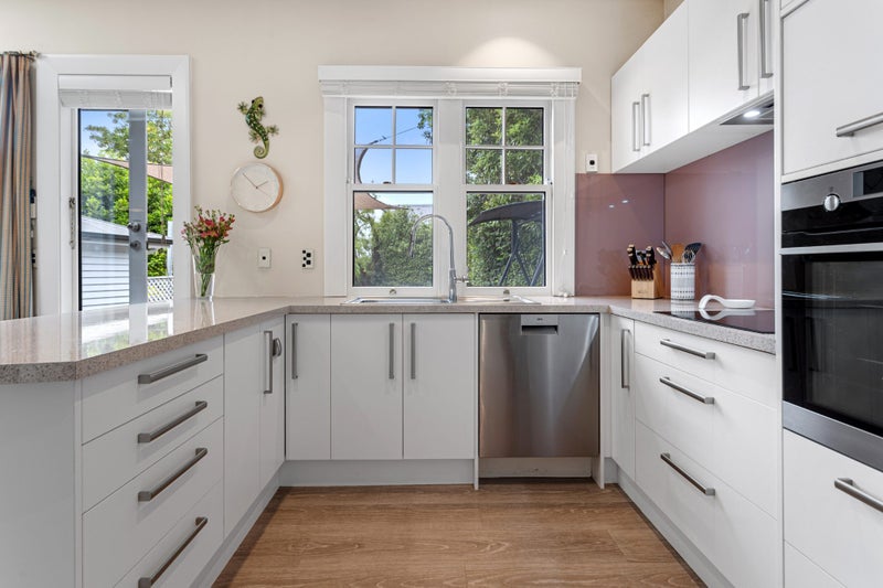 TOP OF THE PROPERTY CLASS64616708007426113