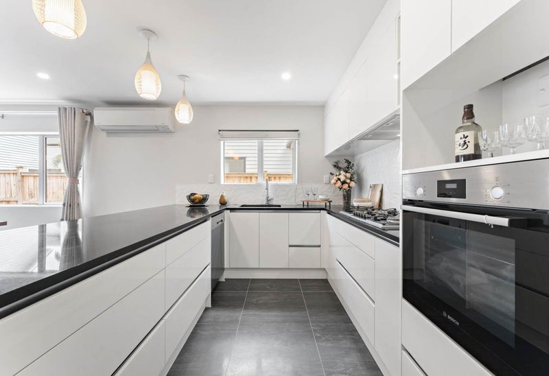 Whenuapai, 5 bedrooms64616608354434113