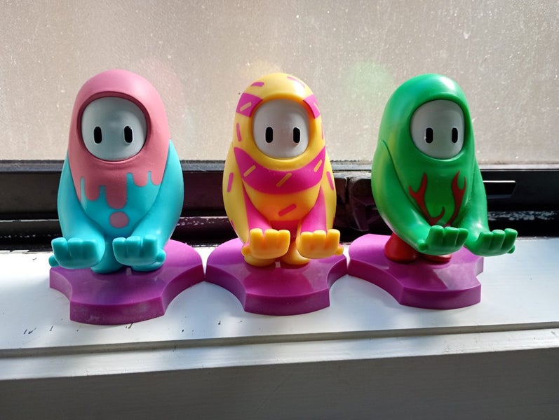 Set of 3 Earpods/Novelty Holders Carousel 1