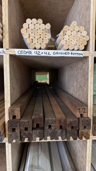 42x42 Cedar Grooved Bottom Carousel 1