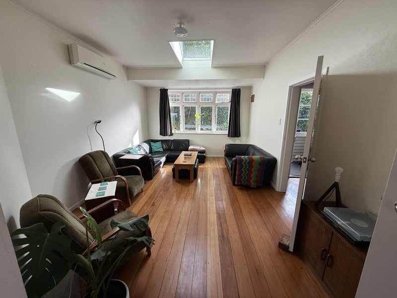 Karori, 3 bedrooms64617155163906111