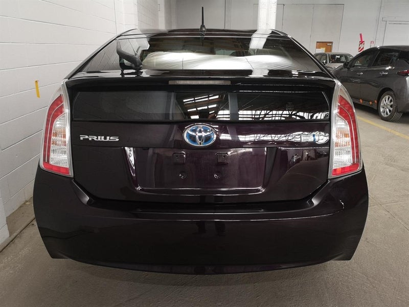 2015 Toyota Prius facelift ,low ks, as new64617192796035114