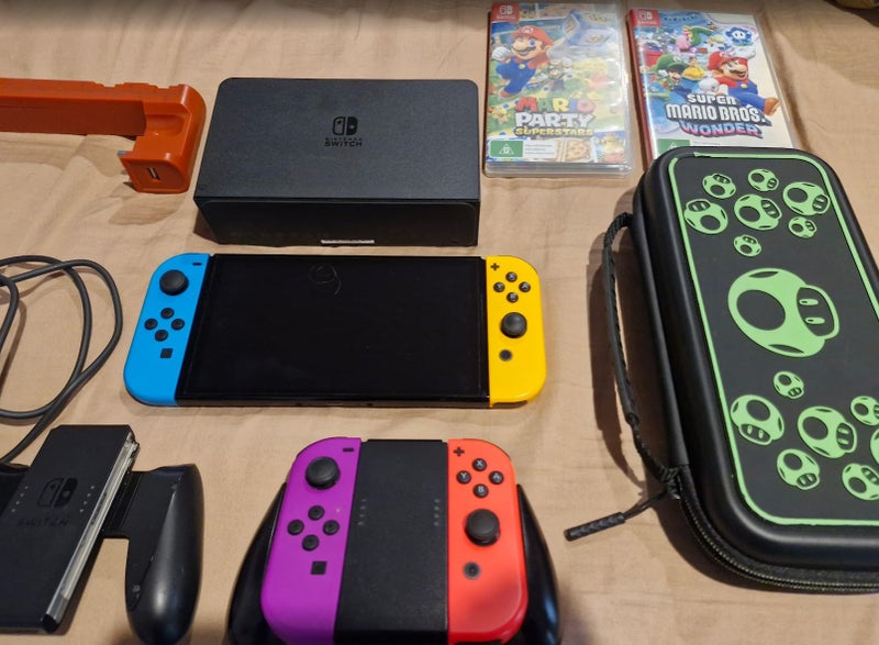 Nintendo Switch OLED Carousel 2