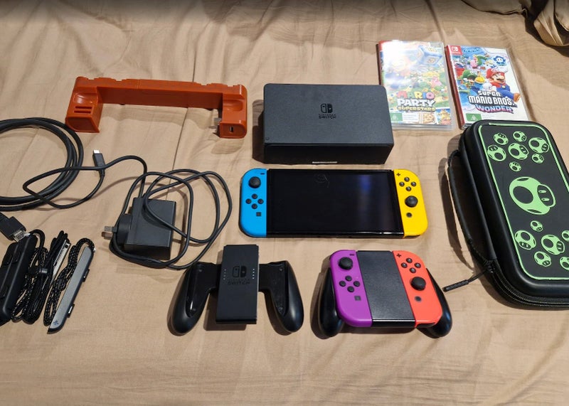 Nintendo Switch OLED Carousel 1