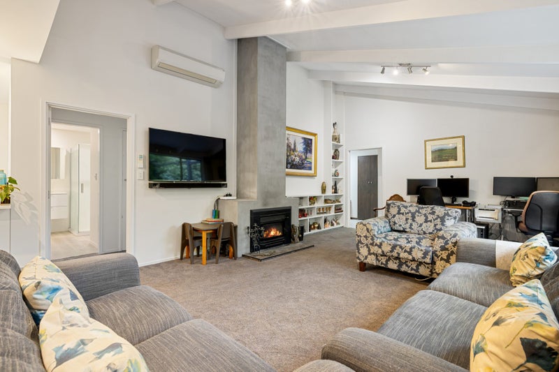 Sale Motivation + Uni Location64694974594946112