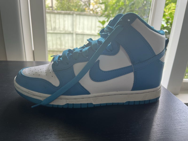 This is a Nike Dunk High Retro "Laser Blue" trainers. Women’s size UK664617230465795111