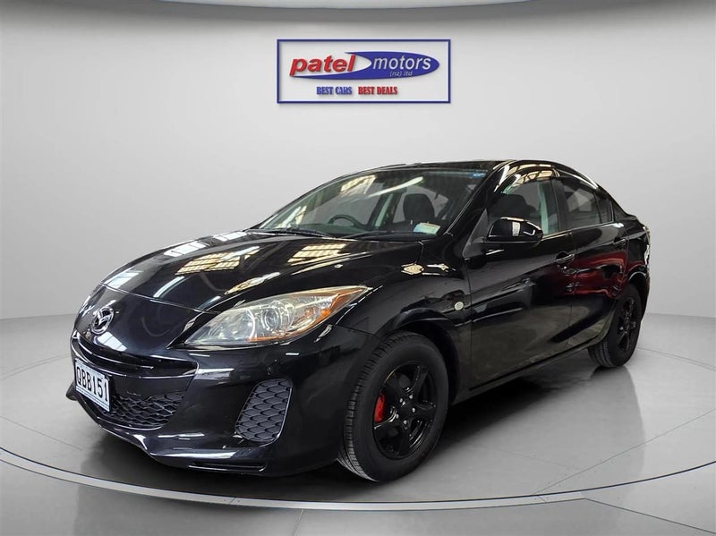 2013 Mazda Axela Blacked mags !!64617305186817110