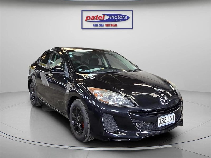 2013 Mazda Axela Blacked mags !!64617305186817112