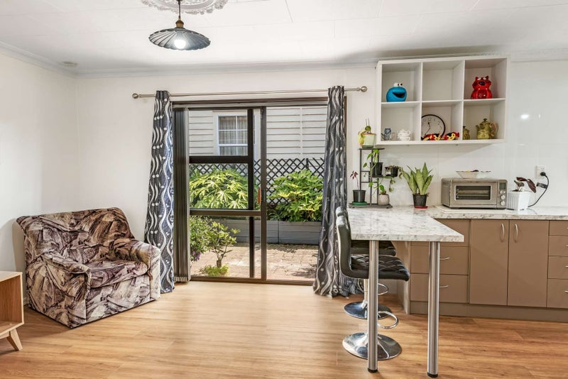 Spacious Family Home - So Much To Offer!64617507396354114