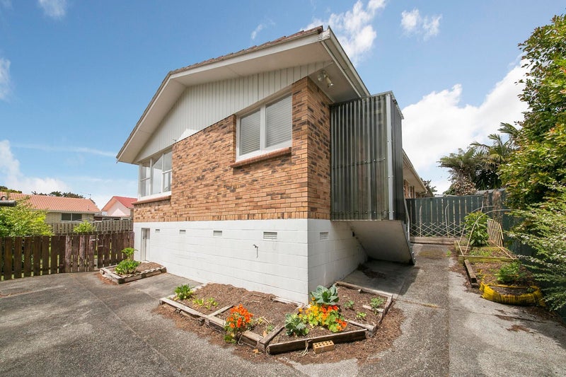 New Lynn, 2 bedrooms64617704975619110
