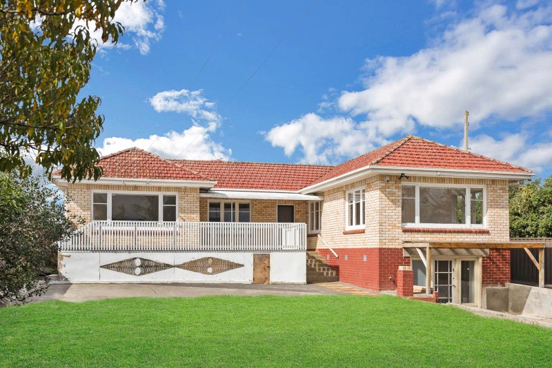 Exceptional Family Living in Prime Papatoetoe!64622680092033110