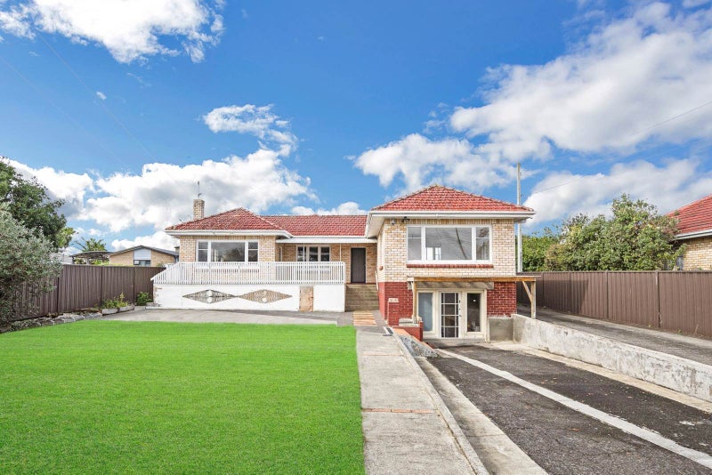 Exceptional Family Living in Prime Papatoetoe!64622680092033111