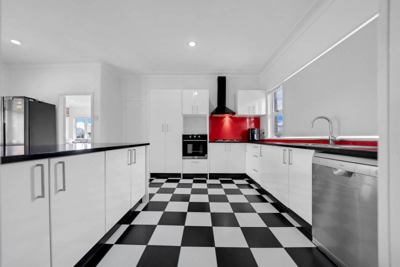 Exceptional Family Living in Prime Papatoetoe!64622680092033114