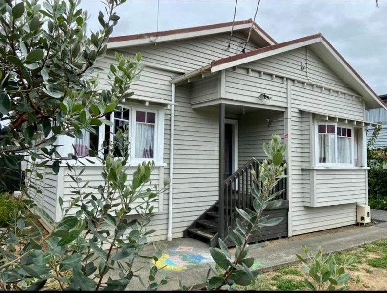 Mount Roskill, 3 bedrooms64617893109762111