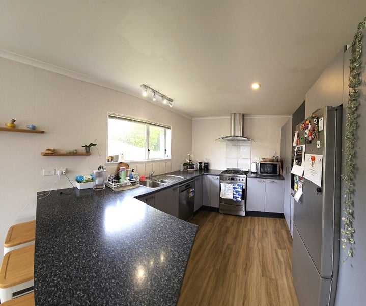 Tawa, 3 bedrooms64618008275714113