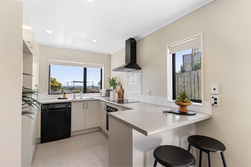 Fully Renovated 5 Bedroom Home!64618095257603113