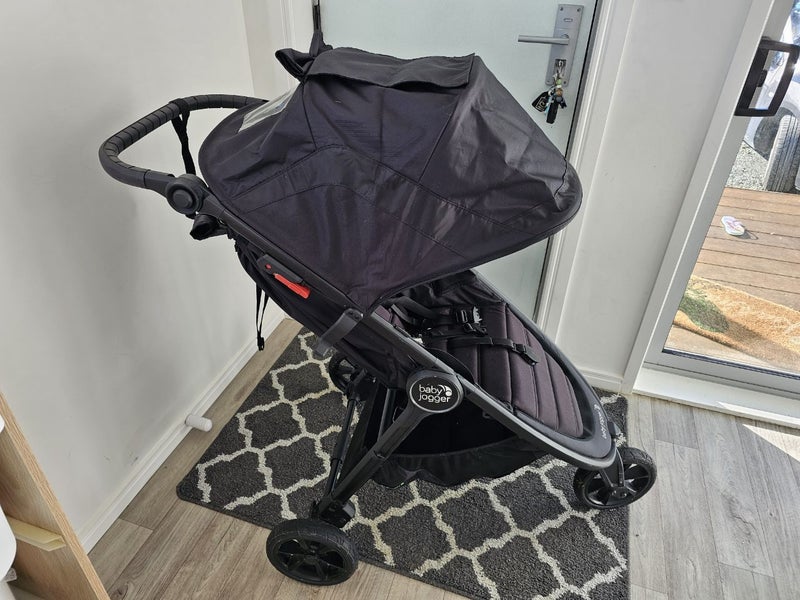 Baby Jogger City Mini GT2 pushchair & Rain cover Carousel 1