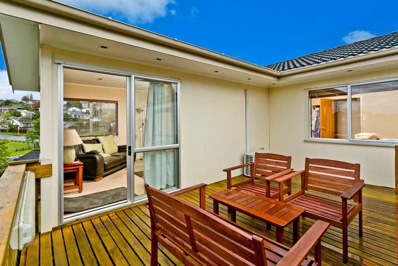 Totara Vale, 3 bedrooms64618794278659111