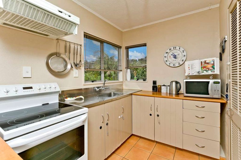 Totara Vale, 3 bedrooms64618794278659112