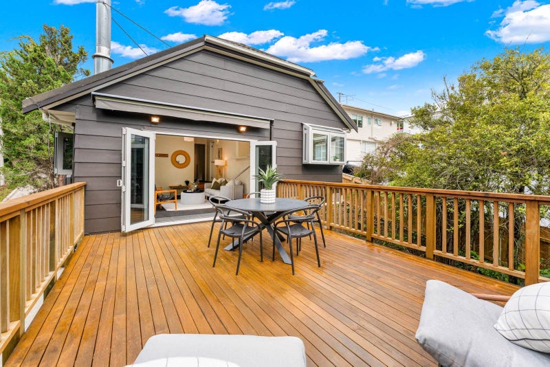 Central with Style and Warmth64621534822785111