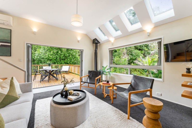 Central with Style and Warmth64621534822785112