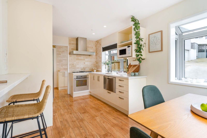 Central with Style and Warmth64621534822785114