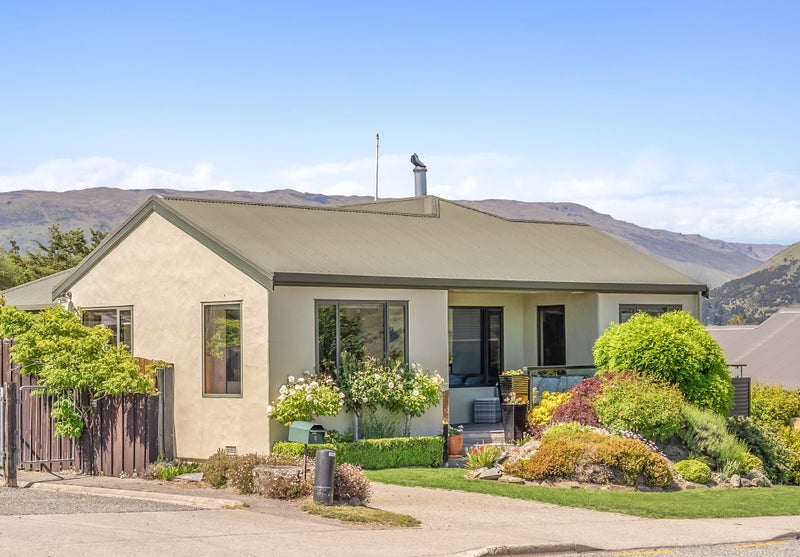 Sought-after location64624700020225113