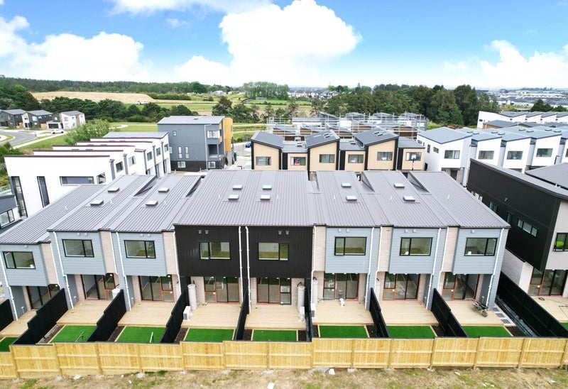 Flat Bush, 3 bedrooms64624798114306110