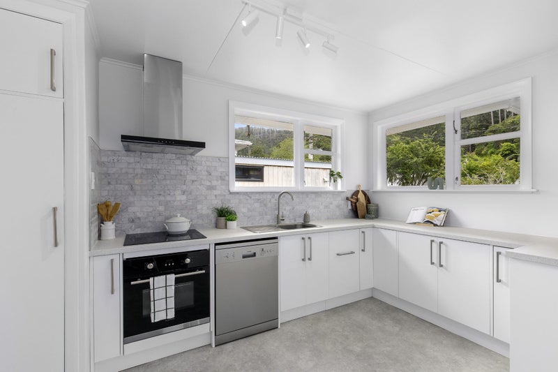 Like new with a section64624798167171112