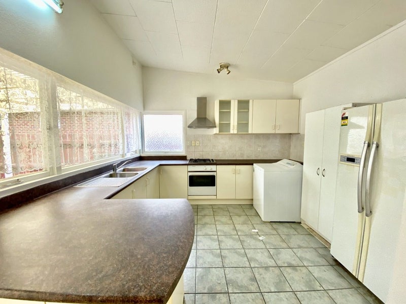 Papatoetoe, 3 bedrooms64624798220161114